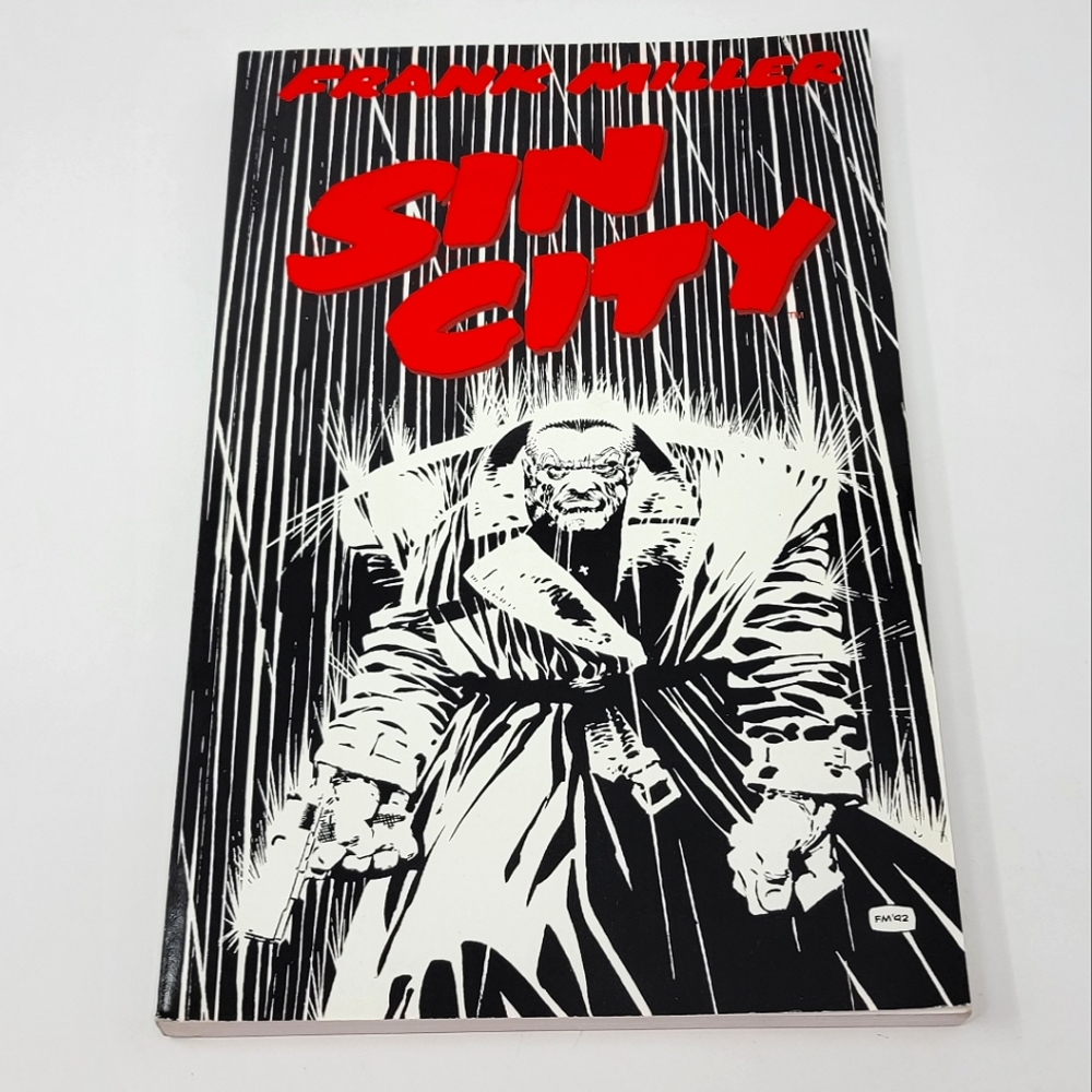 FIRST EDITION Sin City  Frank Miller Paperback. Publisher Dark Horse 1992